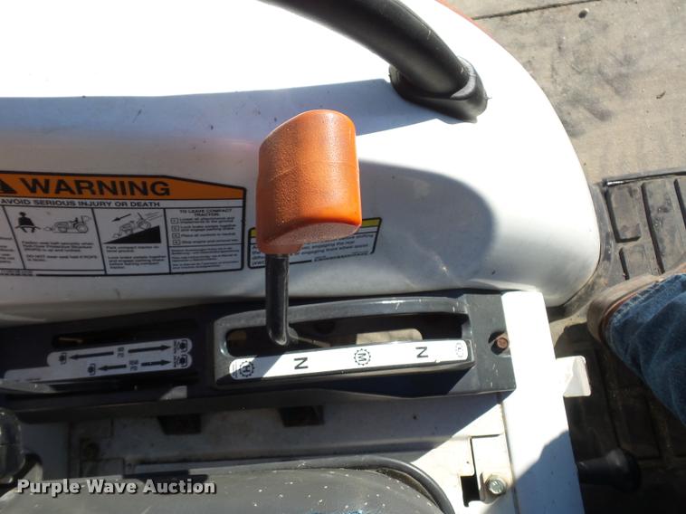 image for item J1614 Bobcat CT235 MFWD tractor