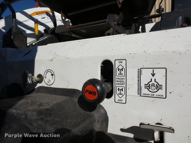 image for item J1614 Bobcat CT235 MFWD tractor