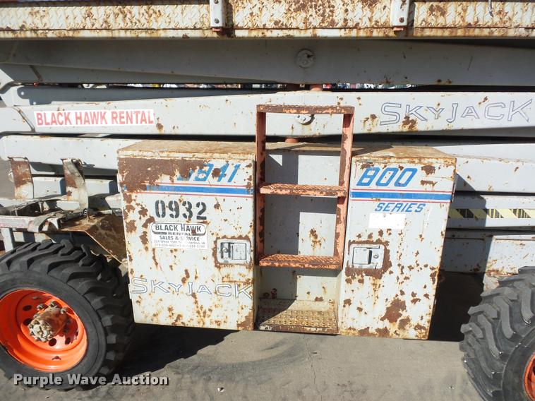 image for item J1615 1997 Skyjack 8841 scissor lift