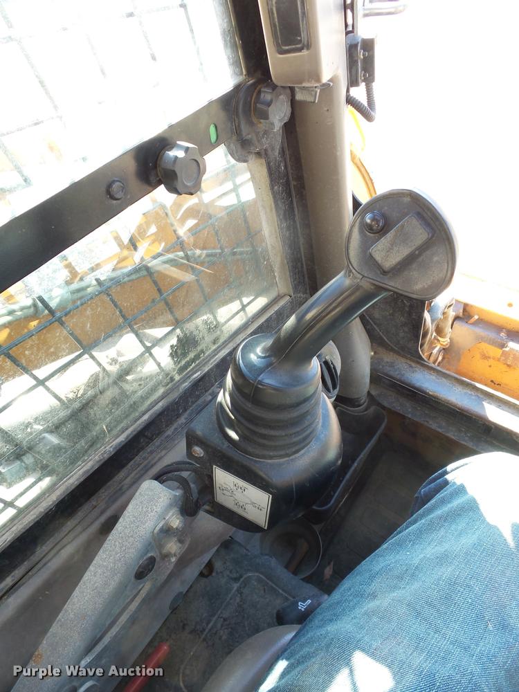 image for item J1616 2011 Case SV250 skid steer