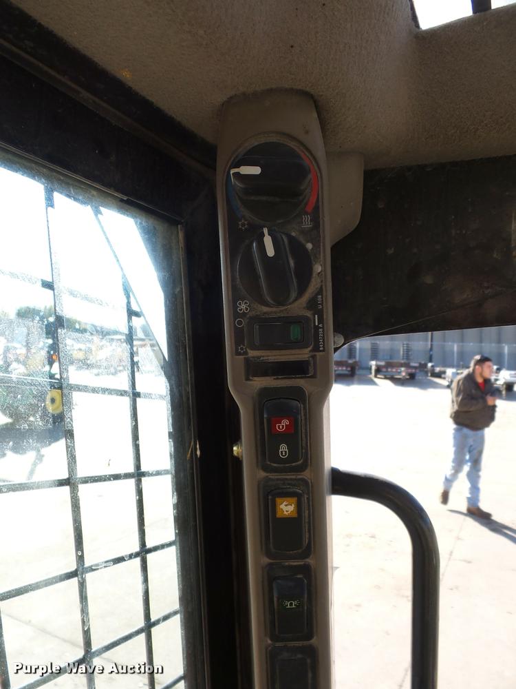 image for item J1616 2011 Case SV250 skid steer