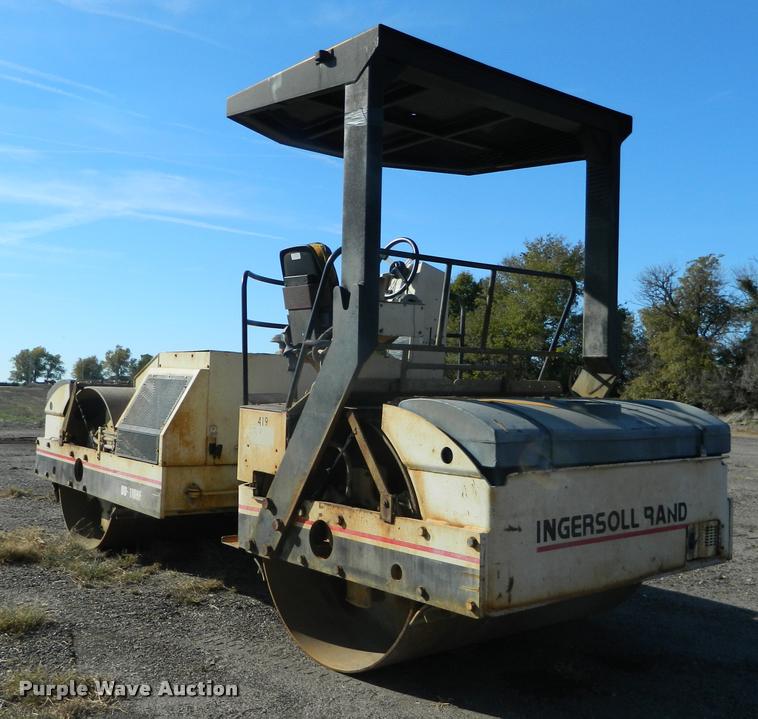 image for item J5063 2000 Ingersoll Rand DD110HF double drum vibratory roller