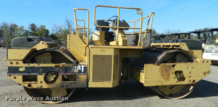 image for item J5071 1996 Caterpillar CB634 double drum vibratory roller