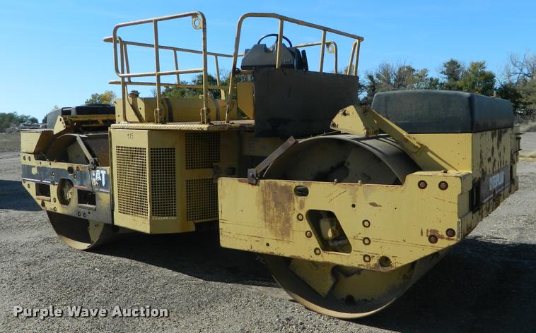 image for item J5071 1996 Caterpillar CB634 double drum vibratory roller