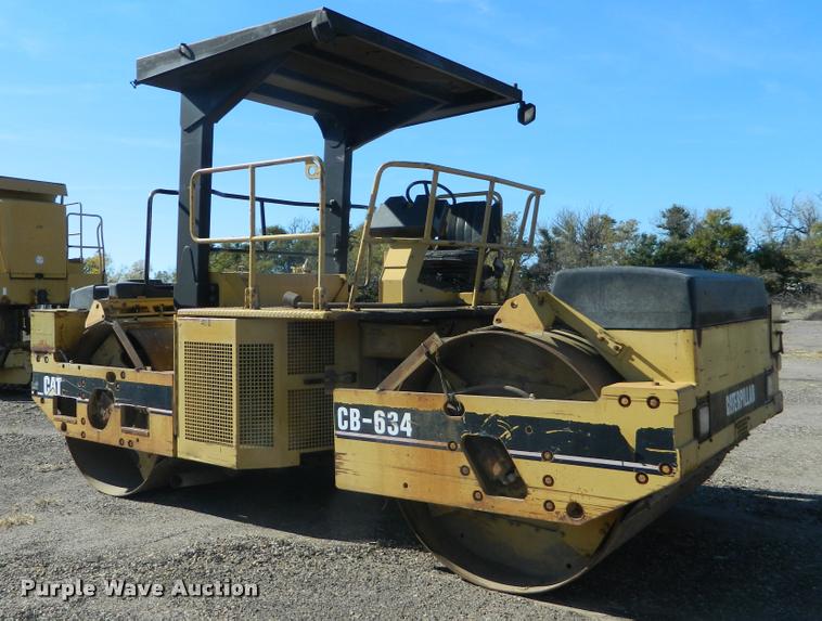 image for item J5072 1996 Caterpillar CB634 double drum vibratory roller