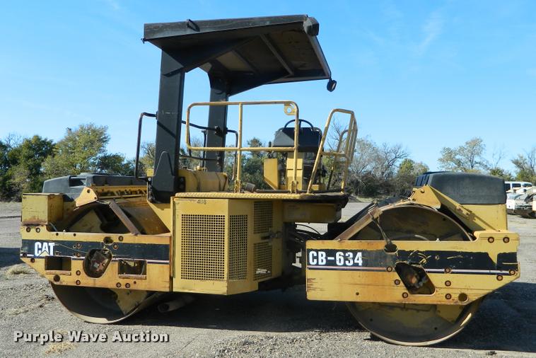 image for item J5072 1996 Caterpillar CB634 double drum vibratory roller