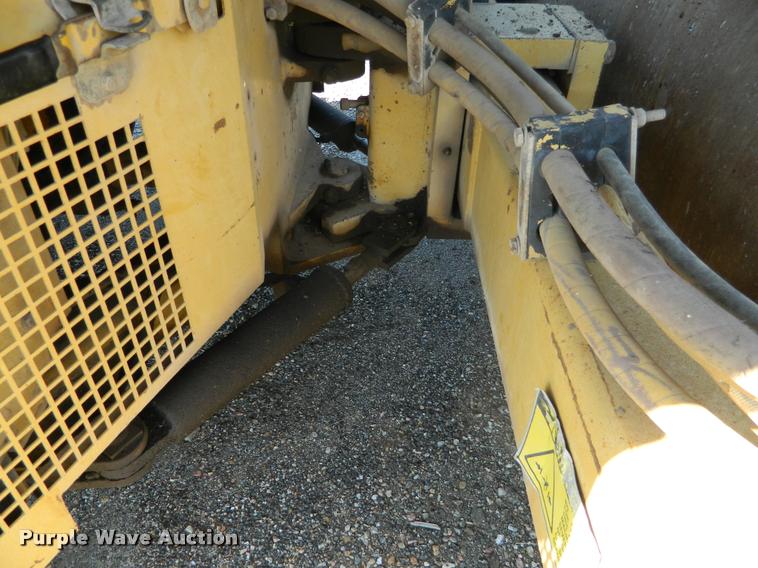 image for item J5072 1996 Caterpillar CB634 double drum vibratory roller
