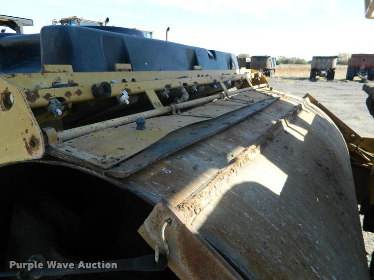 image for item J5072 1996 Caterpillar CB634 double drum vibratory roller