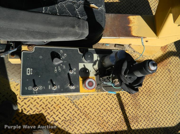 image for item J5072 1996 Caterpillar CB634 double drum vibratory roller