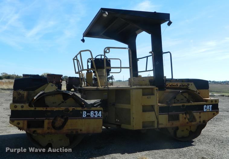 image for item J5073 1996 Caterpillar CB634 double drum vibratory roller