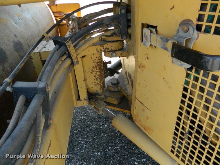 image for item J5073 1996 Caterpillar CB634 double drum vibratory roller
