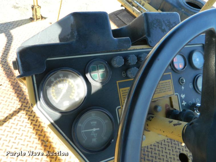 image for item J5073 1996 Caterpillar CB634 double drum vibratory roller