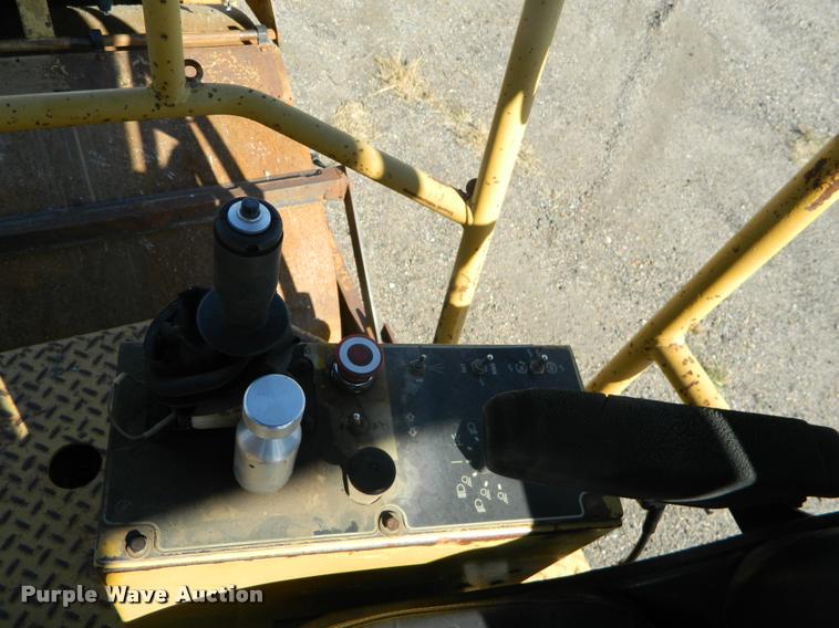 image for item J5073 1996 Caterpillar CB634 double drum vibratory roller