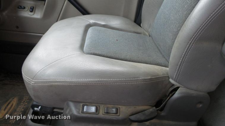 image for item J5729 2008 Sterling L9500 dump truck