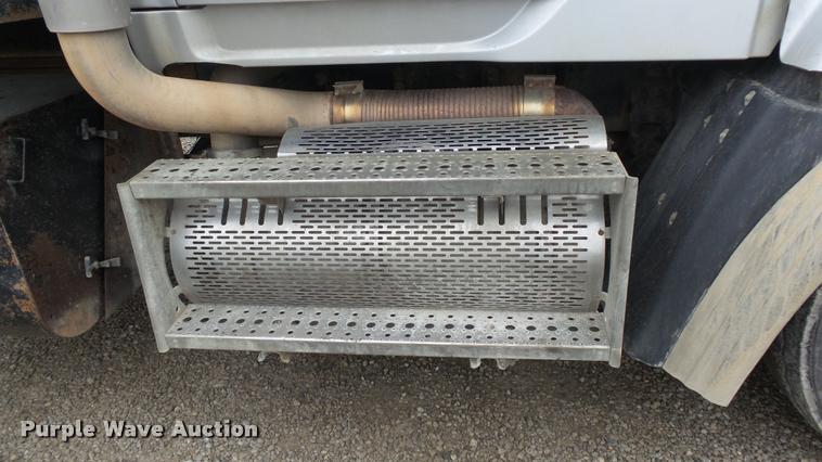 image for item J5729 2008 Sterling L9500 dump truck