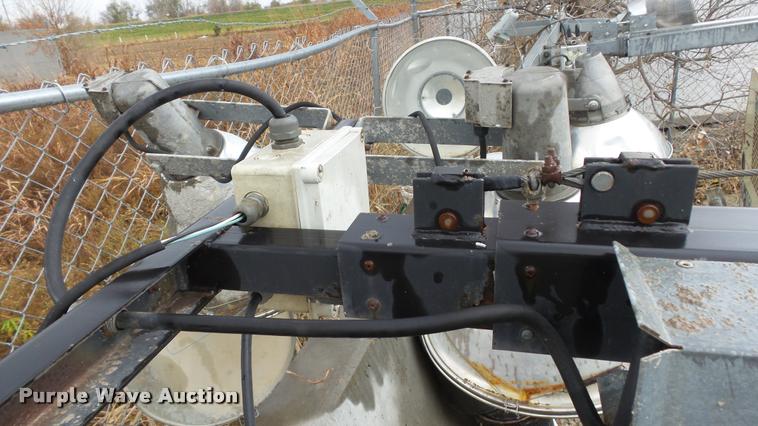 image for item J5736 1997 Night Buster Magnum 4000 light plant