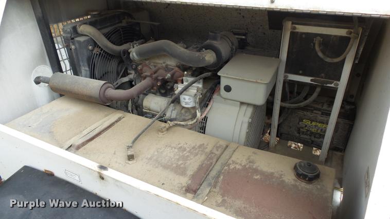 image for item J5736 1997 Night Buster Magnum 4000 light plant