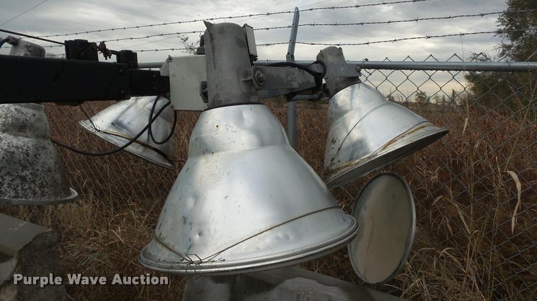 image for item J5736 1997 Night Buster Magnum 4000 light plant