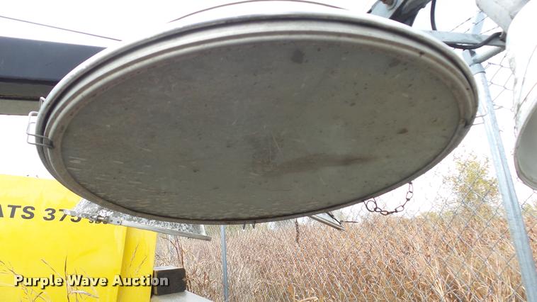 image for item J5736 1997 Night Buster Magnum 4000 light plant