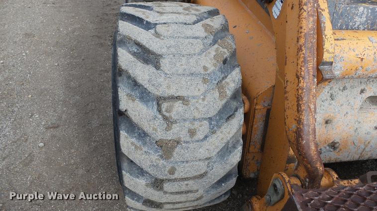image for item J5738 2003 Case 90XT skid steer