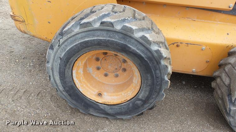 image for item J5738 2003 Case 90XT skid steer