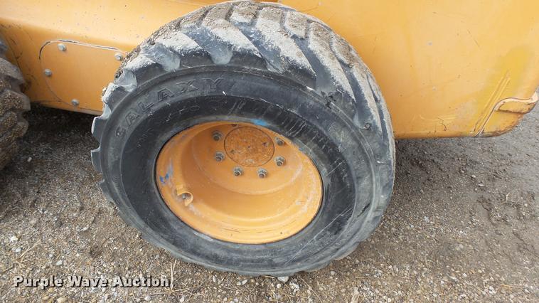 image for item J5738 2003 Case 90XT skid steer