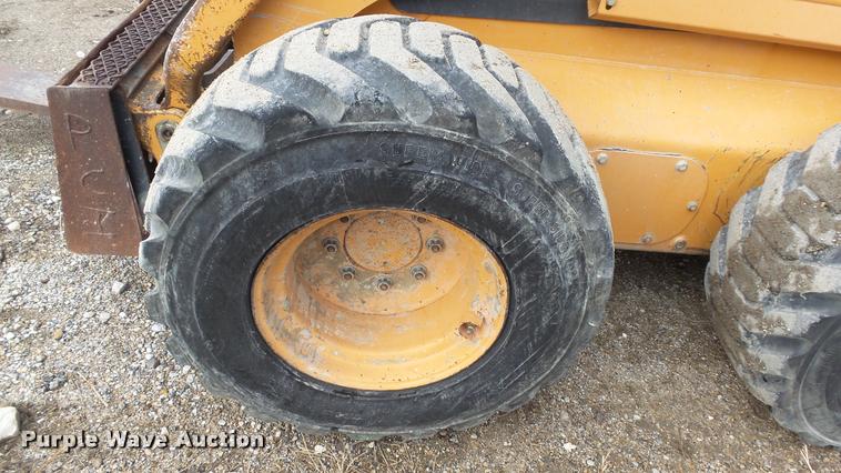 image for item J5738 2003 Case 90XT skid steer