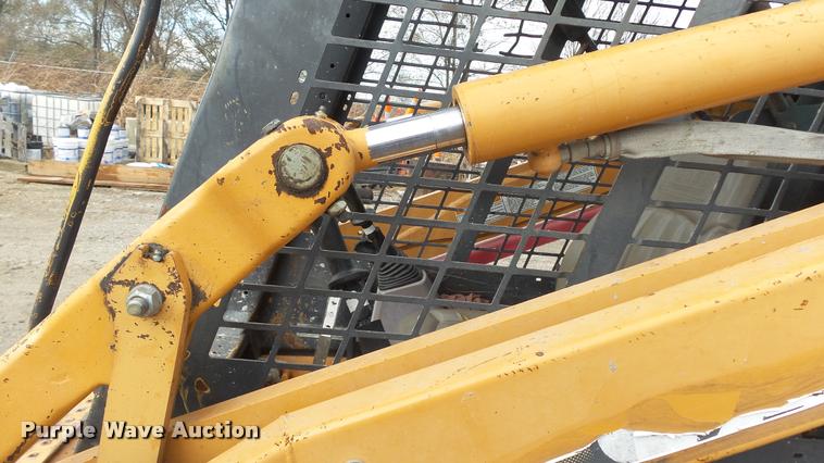 image for item J5738 2003 Case 90XT skid steer