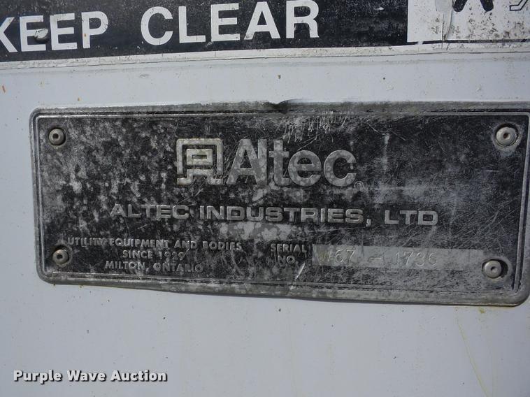 image for item J8701 1999 Ford F800 bucket truck