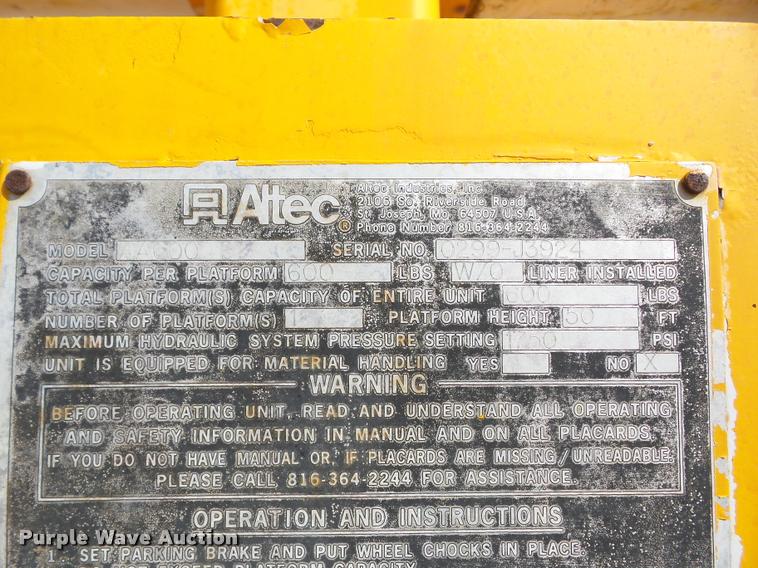 image for item J8701 1999 Ford F800 bucket truck