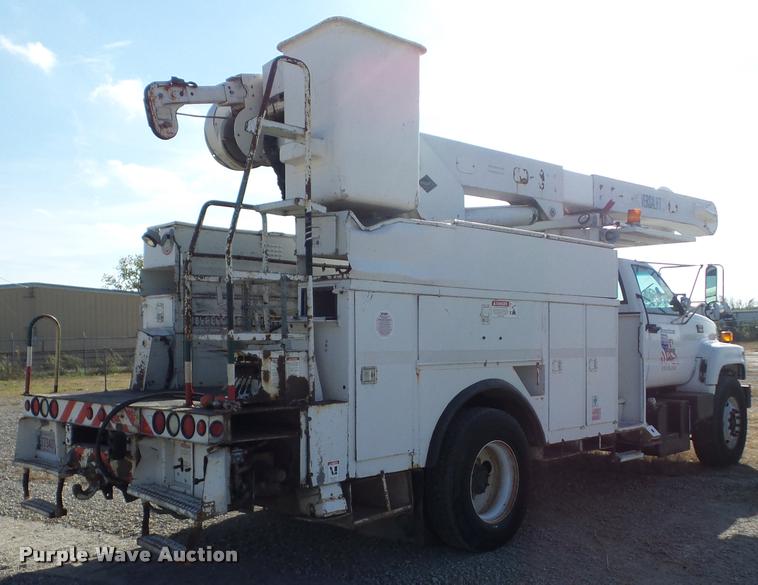 image for item J8705 2000 GMC C7500 bucket truck