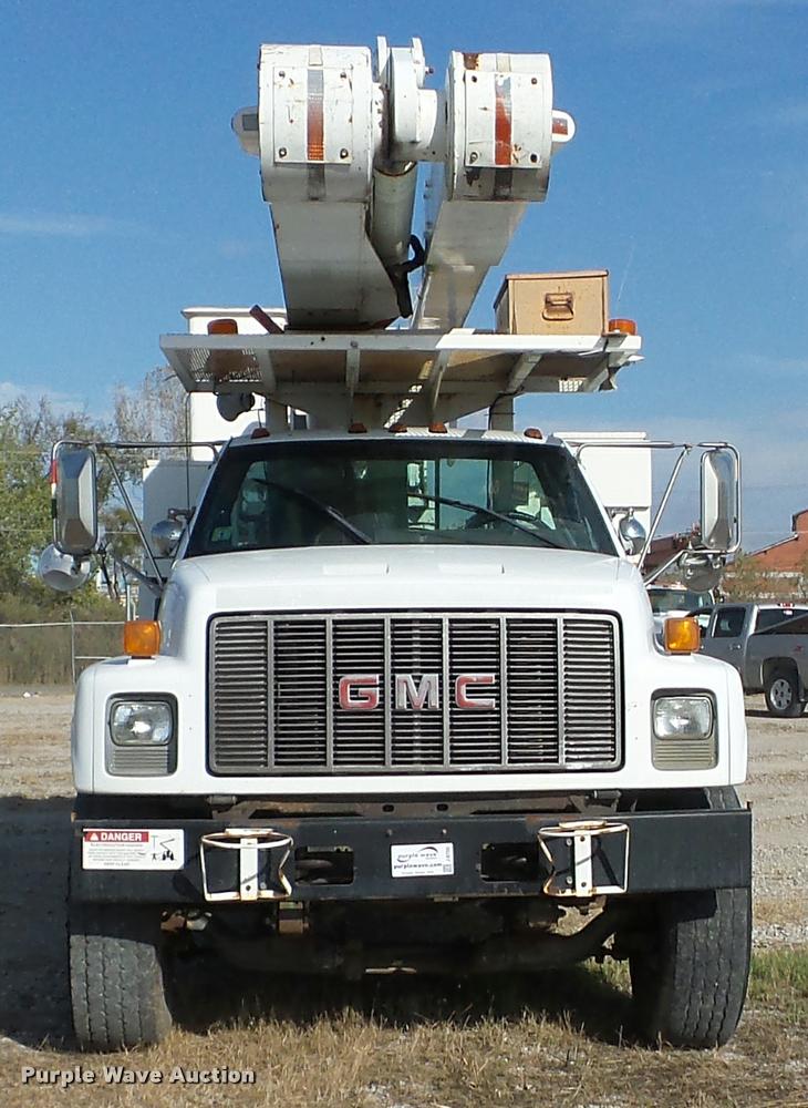 image for item J8705 2000 GMC C7500 bucket truck
