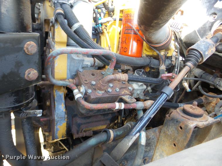 image for item J8705 2000 GMC C7500 bucket truck