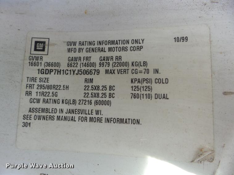 image for item J8705 2000 GMC C7500 bucket truck