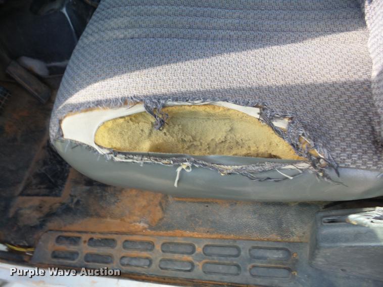 image for item J8705 2000 GMC C7500 bucket truck