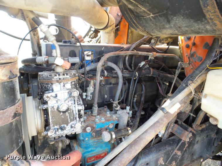 image for item J8707 1992 International 2574 bucket truck