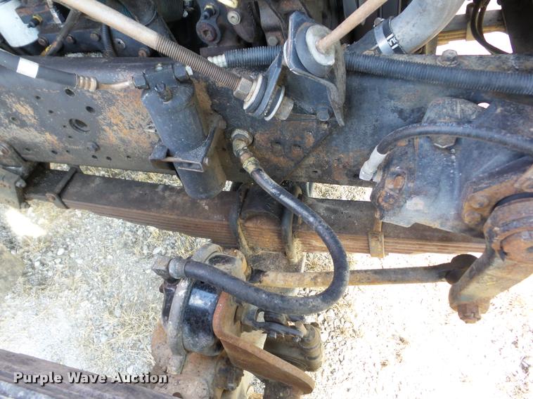 image for item J8707 1992 International 2574 bucket truck