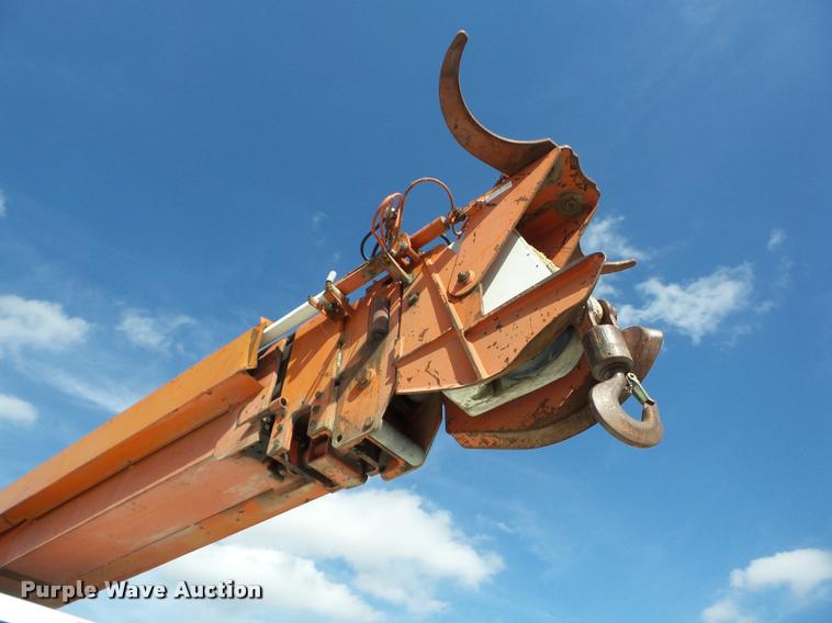 image for item J8707 1992 International 2574 bucket truck