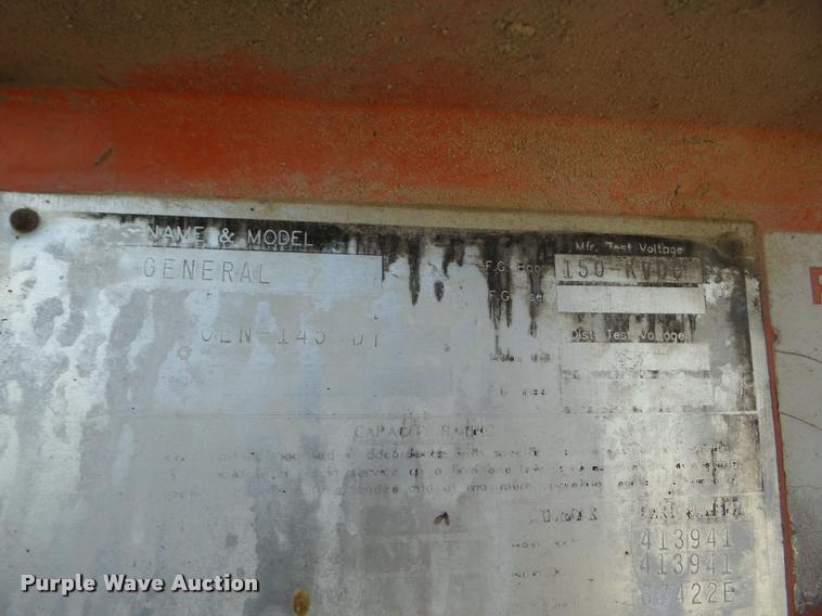 image for item J8707 1992 International 2574 bucket truck