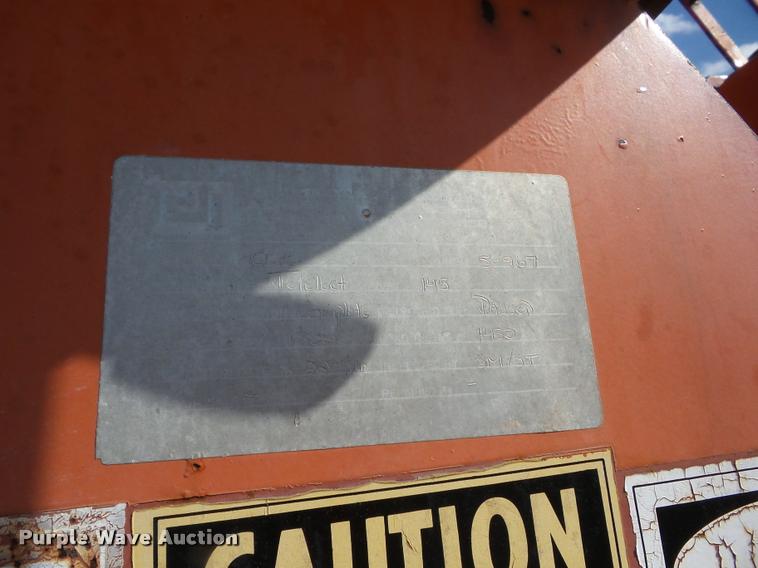 image for item J8707 1992 International 2574 bucket truck