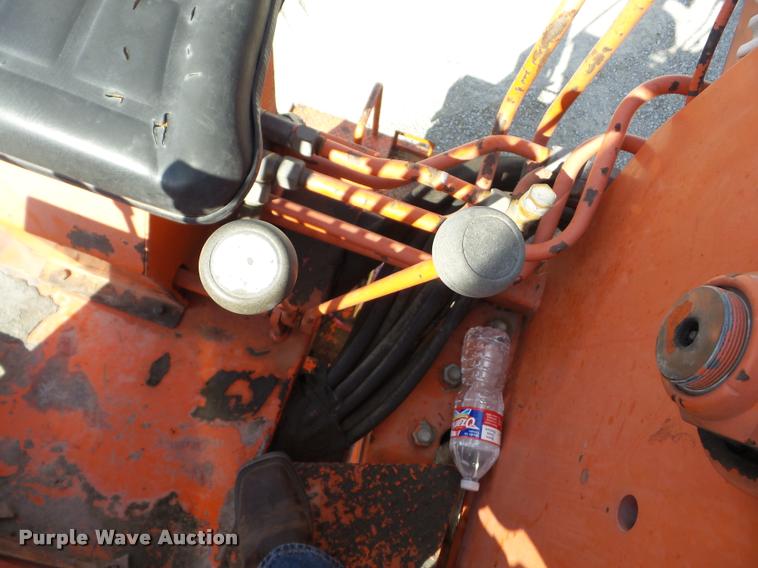 image for item J8707 1992 International 2574 bucket truck