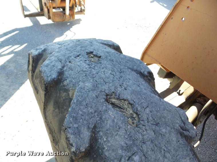 image for item J8713 Lull 644B-37 telehandler