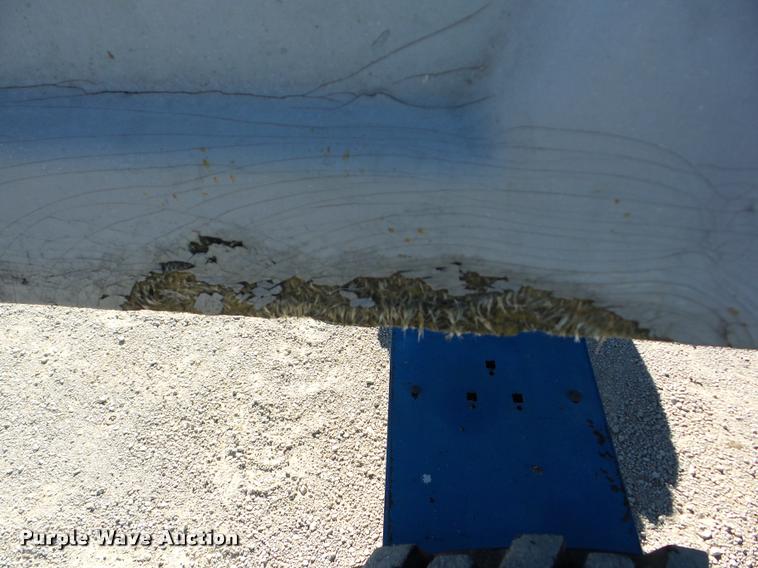 image for item J8714 1997 Genie S40 boom lift