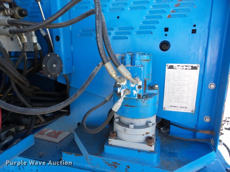 image for item J8714 1997 Genie S40 boom lift