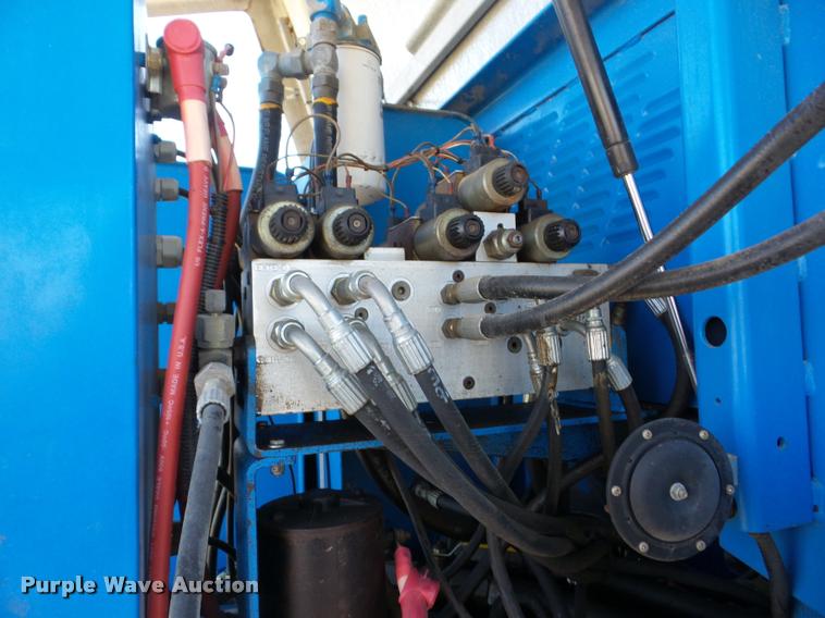 image for item J8714 1997 Genie S40 boom lift