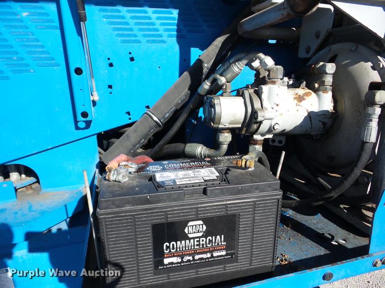 image for item J8714 1997 Genie S40 boom lift