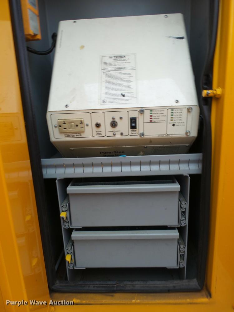 image for item K1026 2007 Freightliner Business Class M2  digger derrick truck