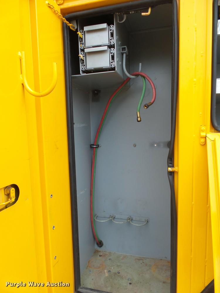 image for item K1026 2007 Freightliner Business Class M2  digger derrick truck