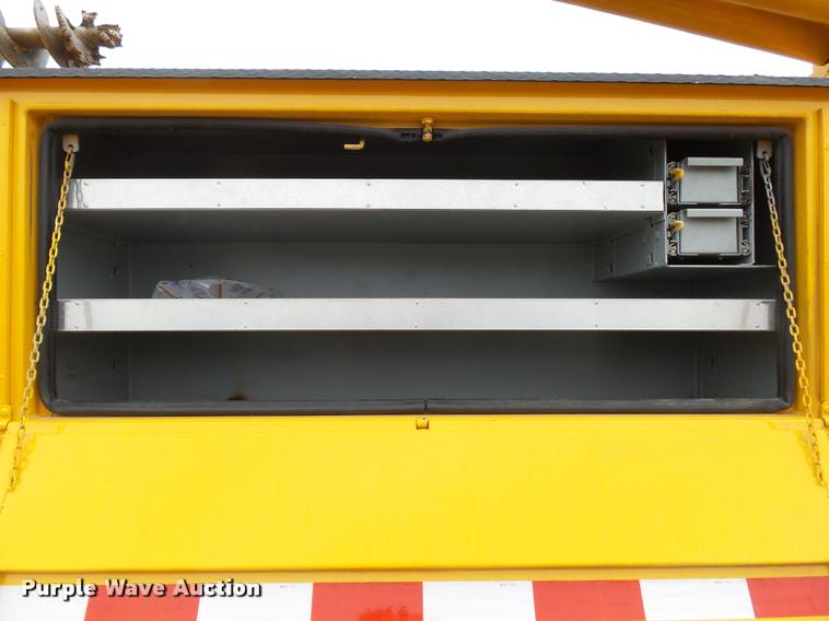 image for item K1026 2007 Freightliner Business Class M2  digger derrick truck