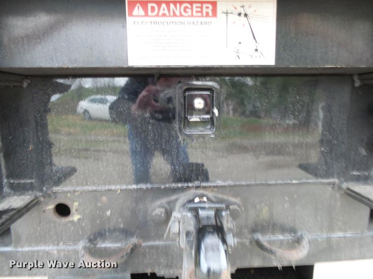 image for item K1026 2007 Freightliner Business Class M2  digger derrick truck